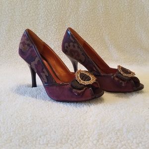 Chinese Laundry plum "Dazzle" heel with brooch